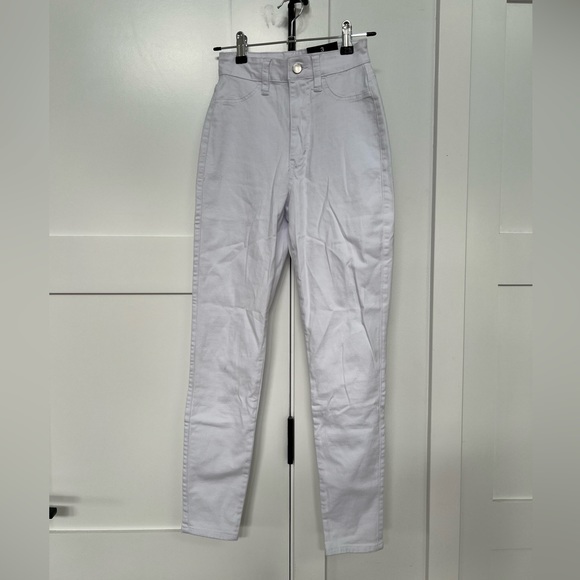 NWT high waisted stretchy white jeans - Picture 2 of 3